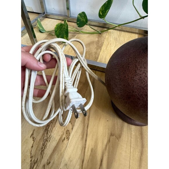 Vintage Round Table Lamp with Pull Chain - Picture 8 of 8